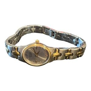 Citizen Quartz Two-Tone Link Watch Silver Gold Classic JB8